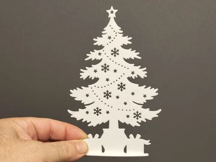 Sapin de Noël avec cadeaux (socle inclus)