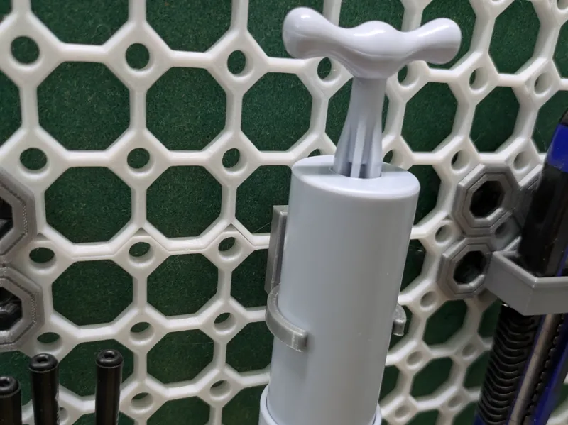 vacuum pump clip for multiboard