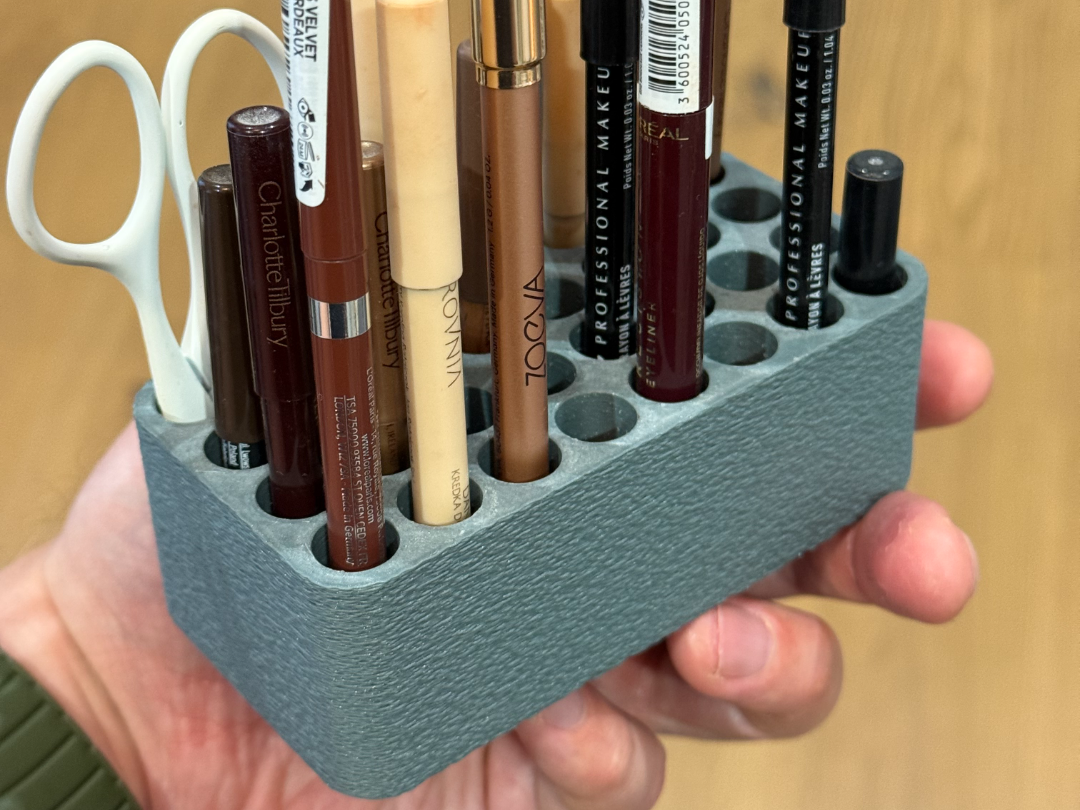Makeup Pencil Holder – 4 × 8 Slots 3D model