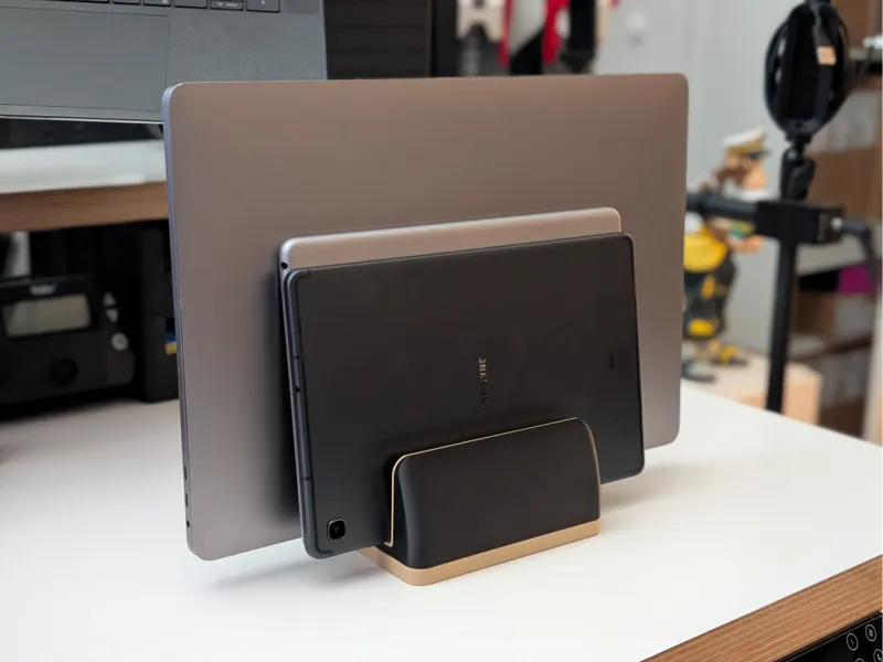 Laptop Stand with Inserts