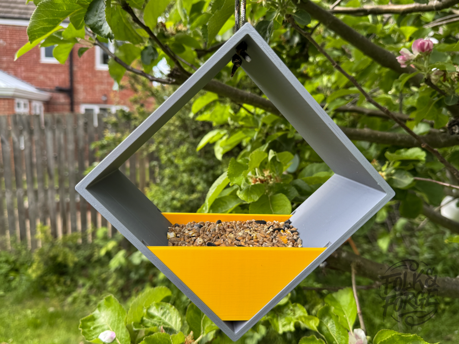 Diamond Bird Feeder, Modular and Easy Clean