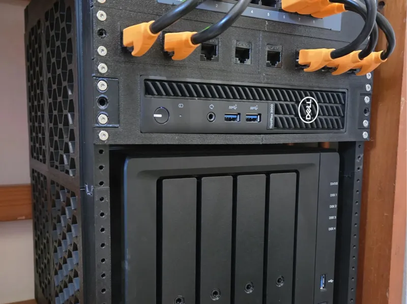Mini server rack