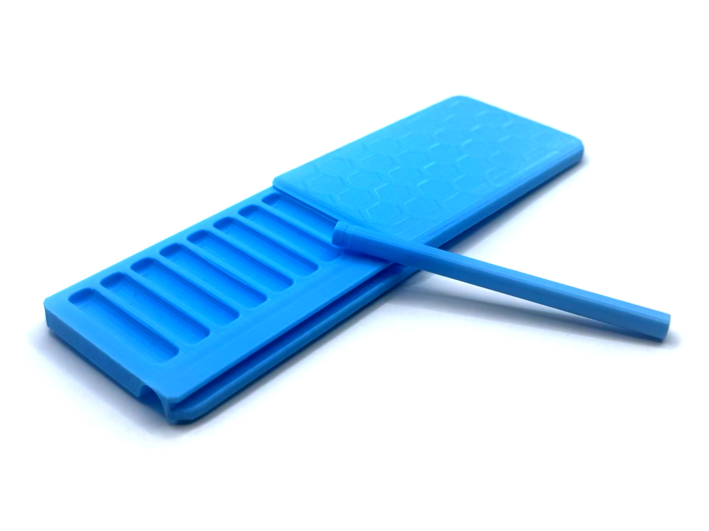 Compact No-Spill Snuff Box with Built-In Straw