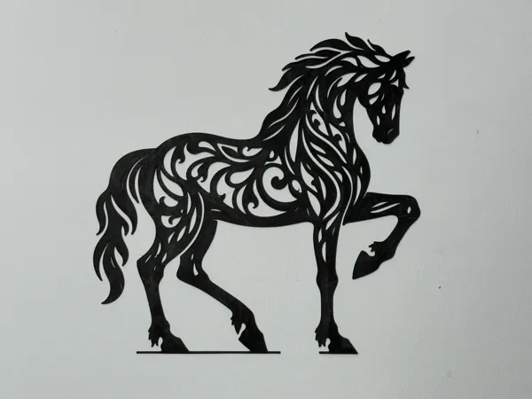 Silhouette de cheval au pas (déco murale)