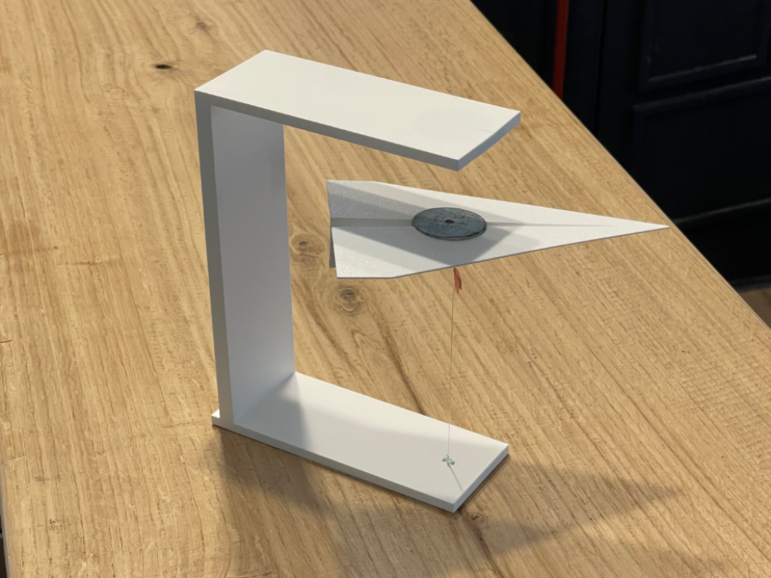 Paper Plane - Magnetic Levitation