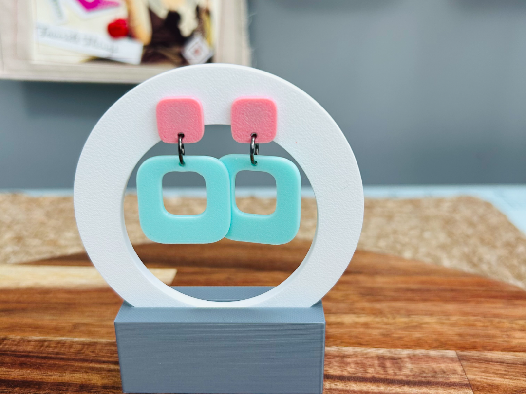 Geometric rounded square earrings