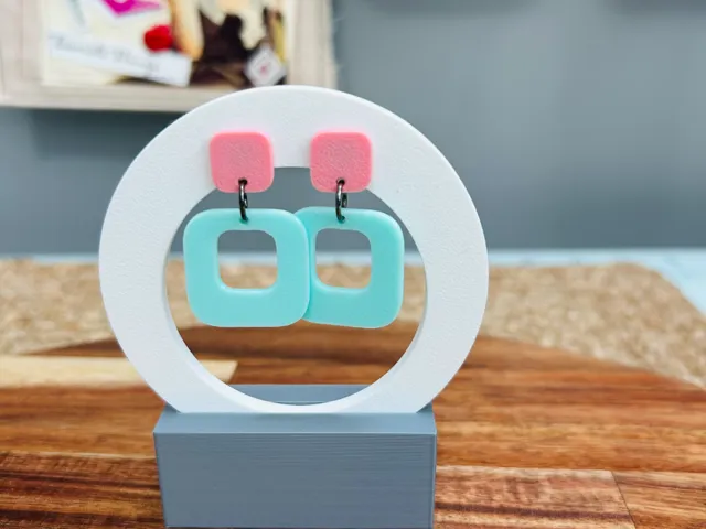 Geometric rounded square earrings