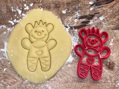 crowned bear cookie cutter