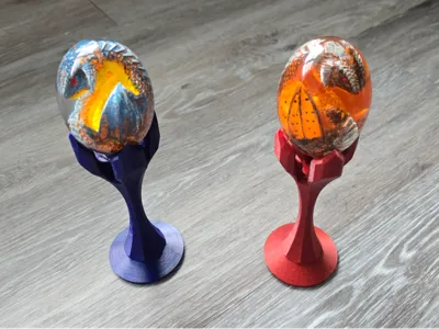 Decorative egg holder 