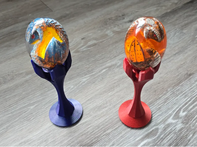Decorative egg holder 