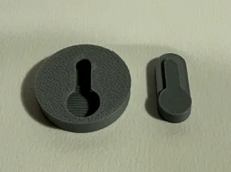 Keyhole screw mount - negative and adjuster