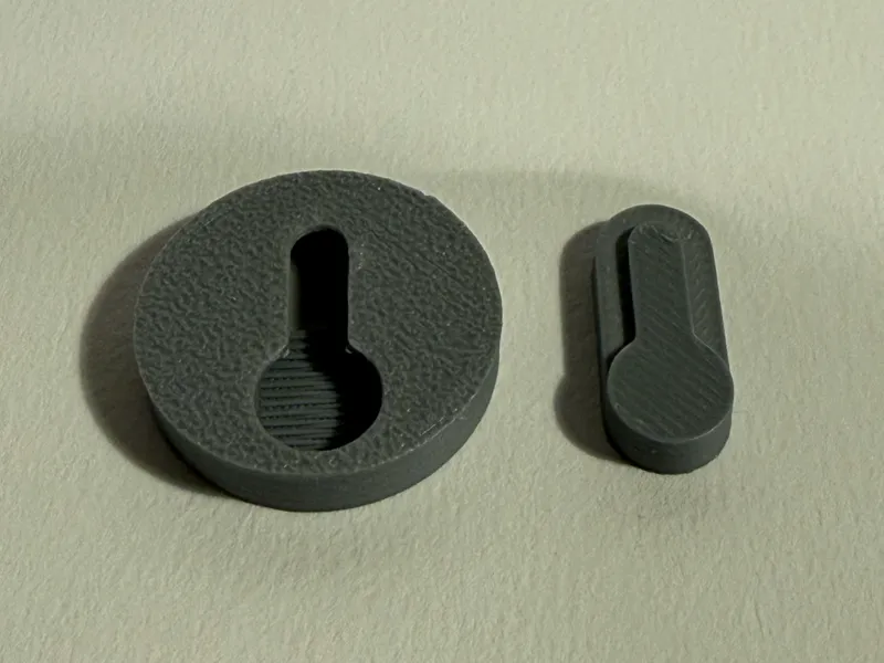 Keyhole screw mount - negative and adjuster