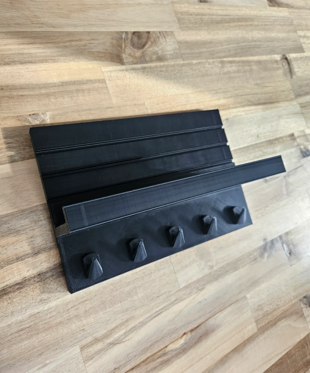 Modern modular wall key holder with Shelf view 2