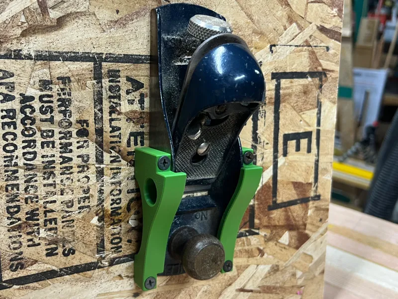 Screw-On Holders for Stanley 220 Block Plane