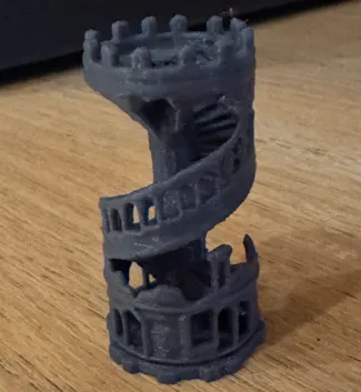 Zerfallener Würfelturm der Traurigkeit