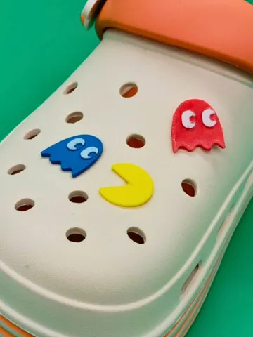 Adorno temático: Pac man croc charm — vista de referencia 2