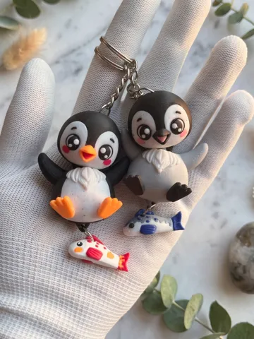 Llavero: Fluffy Tails Cute Flexi Baby Penguin -Toy/Keychain — vista de referencia 2