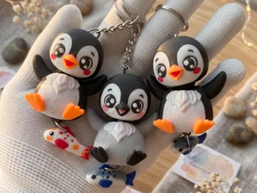 Llavero: Fluffy Tails Cute Flexi Baby Penguin -Toy/Keychain — vista de referencia 3