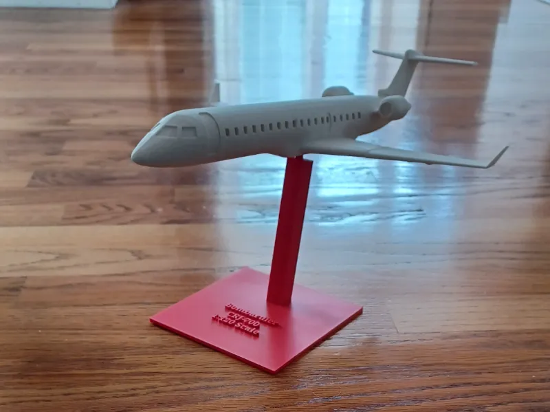 1:100 Scale Bombardier CRJ-700
