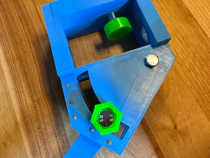 Sharpening Jig for Woodturning Tools