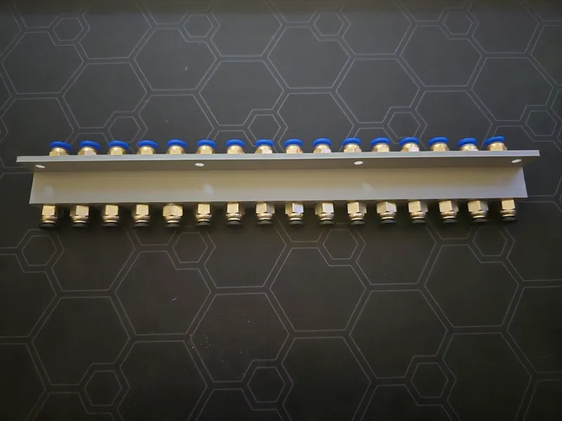 Mount bracket for 16 PTFE Connectors M10 - M6 