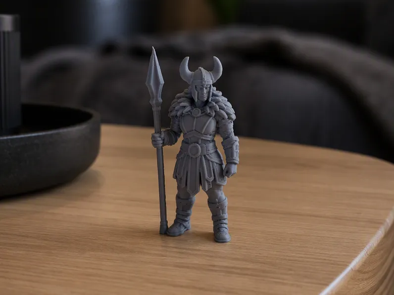 Escenografía en miniatura: Nordkrieger "Frostspeer" mit Hornhelm. Referencia del modelo original.