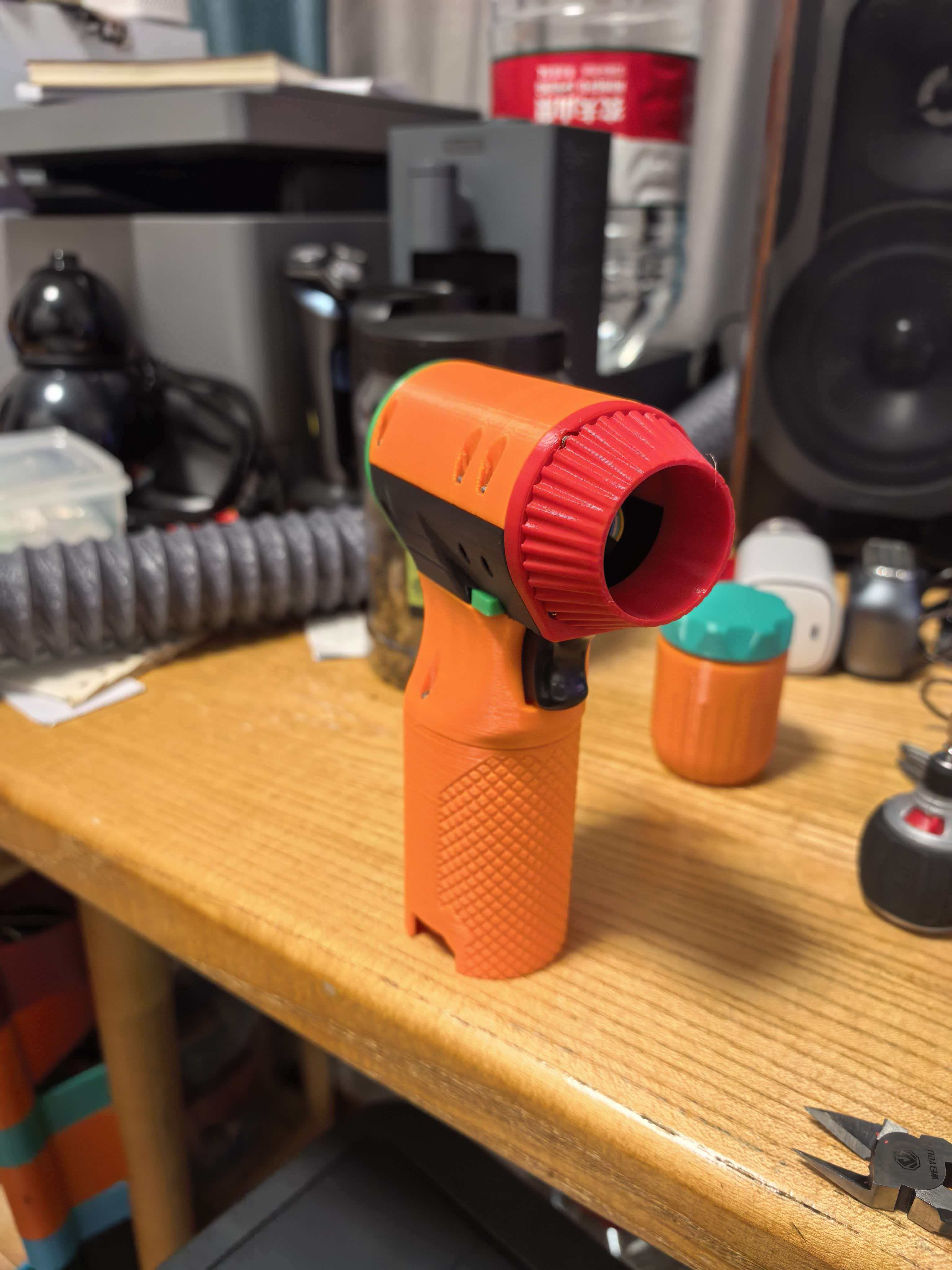 Miniatura 1 do modelo 3D 大有（新款的12v）电池暴力风扇