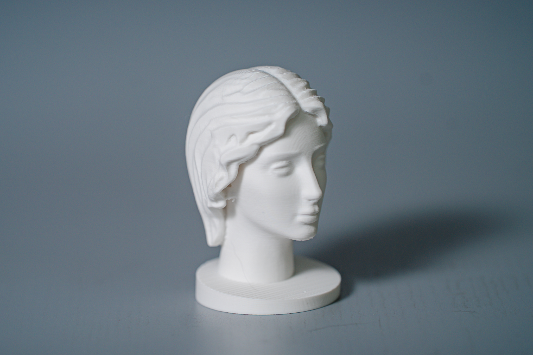 Plaster Head Sculptress - Free 3D Print Model - MakerWorld