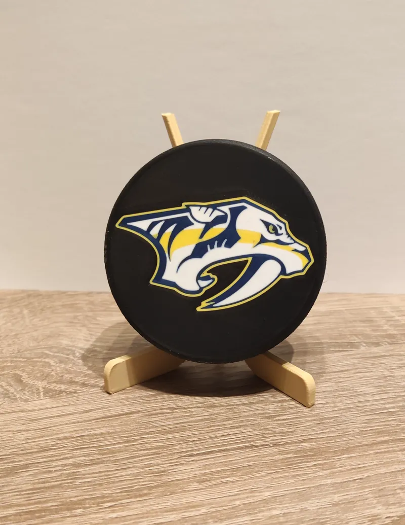 Nashville Predators puck NHL