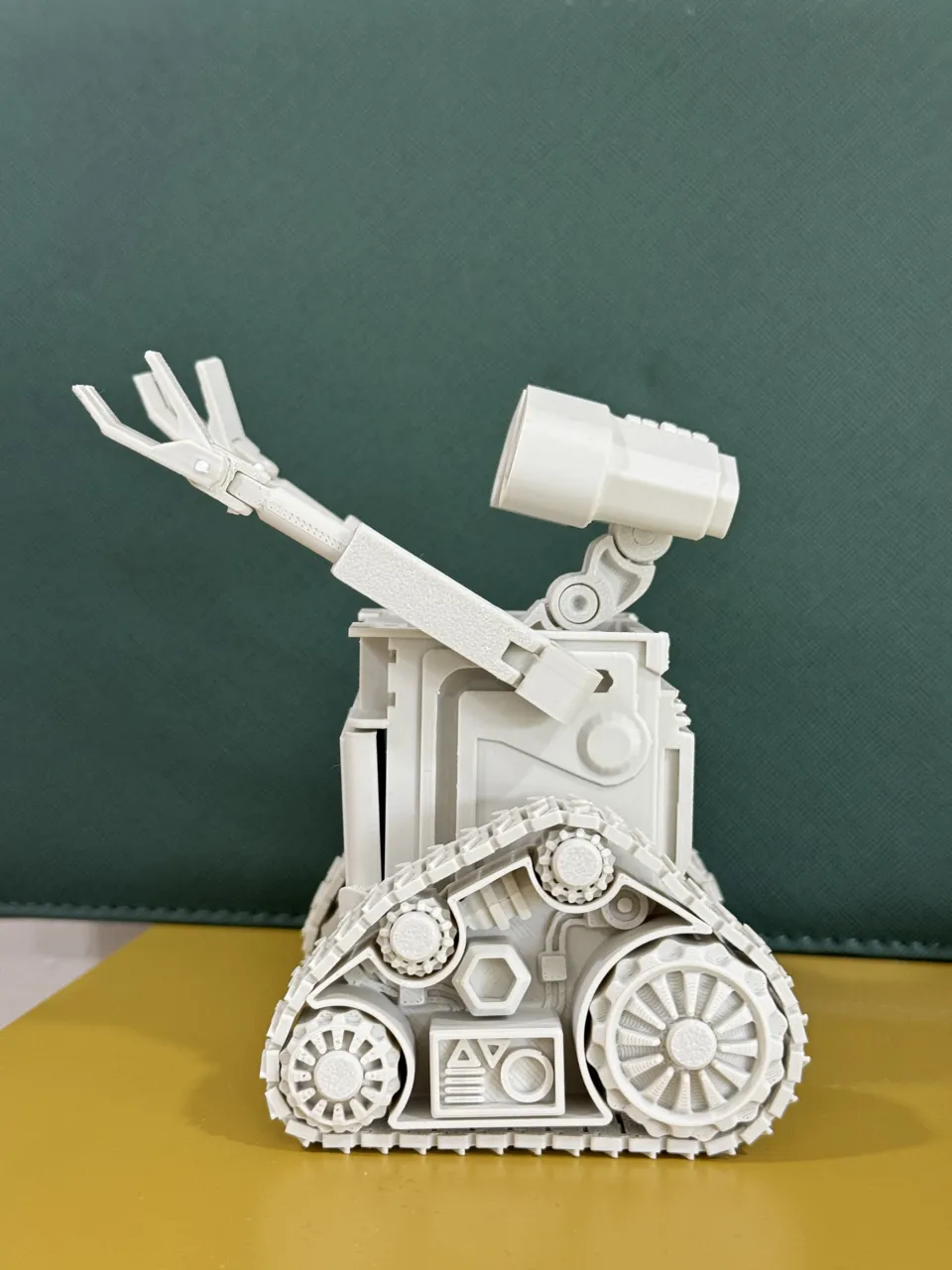 Wall-E Articulating Model view 4