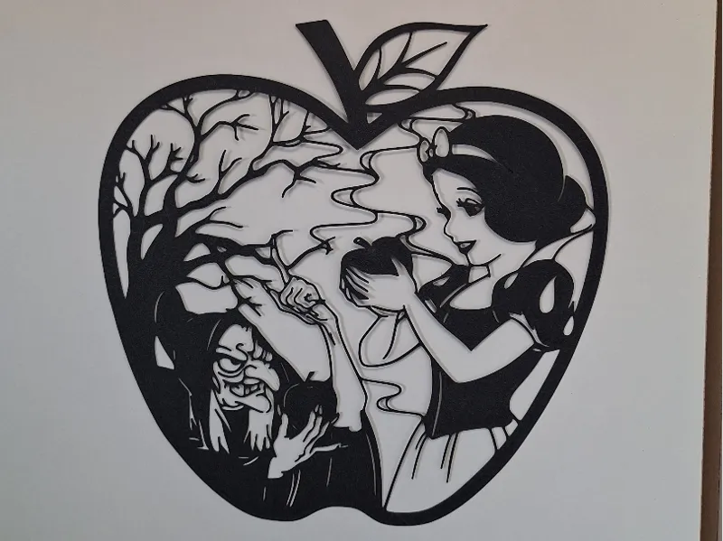 Poisoned Apple – Snow White Silhouette Scene