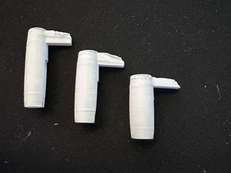 Pet Carrier closing screws