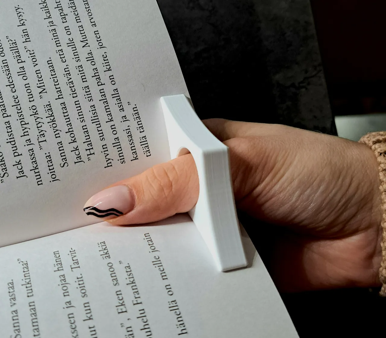 Book page holder view 3