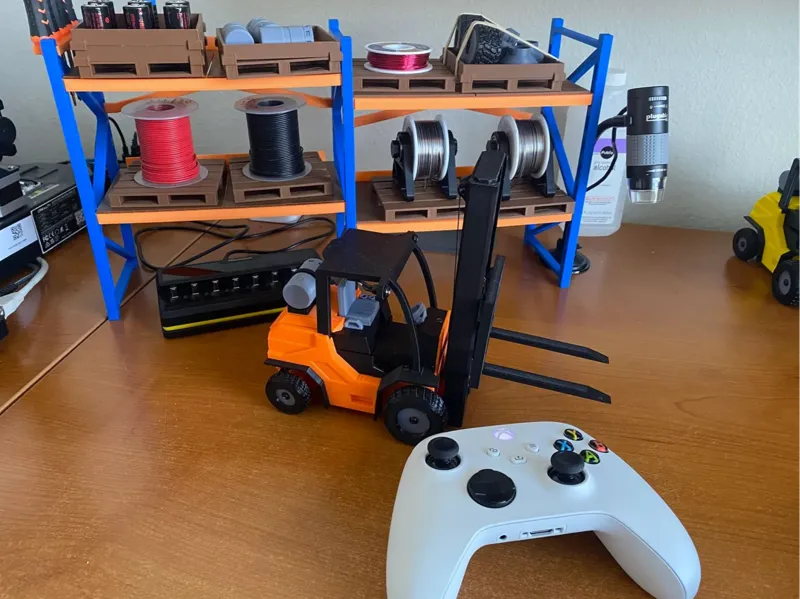 3D Printed Forklift-Stephen Holmstead @swholmstead