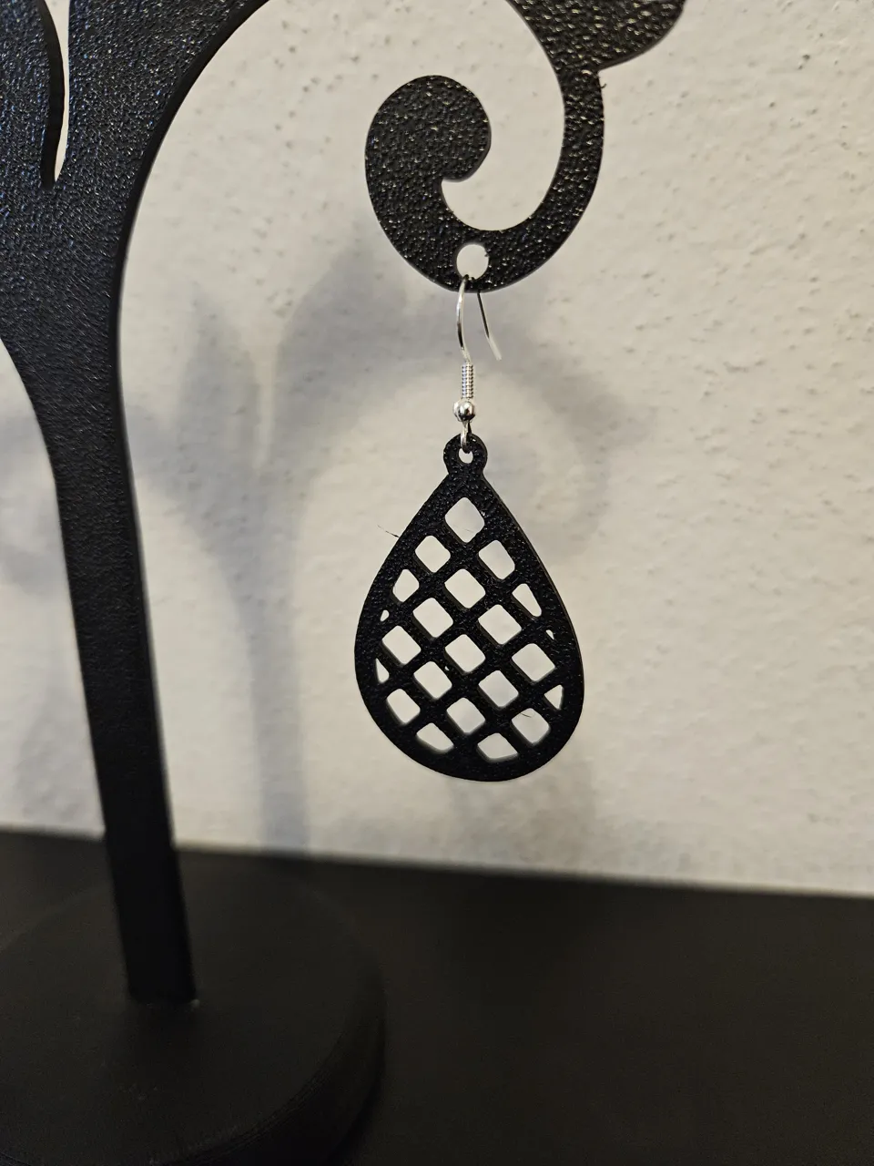 earrings drop 01 view 2