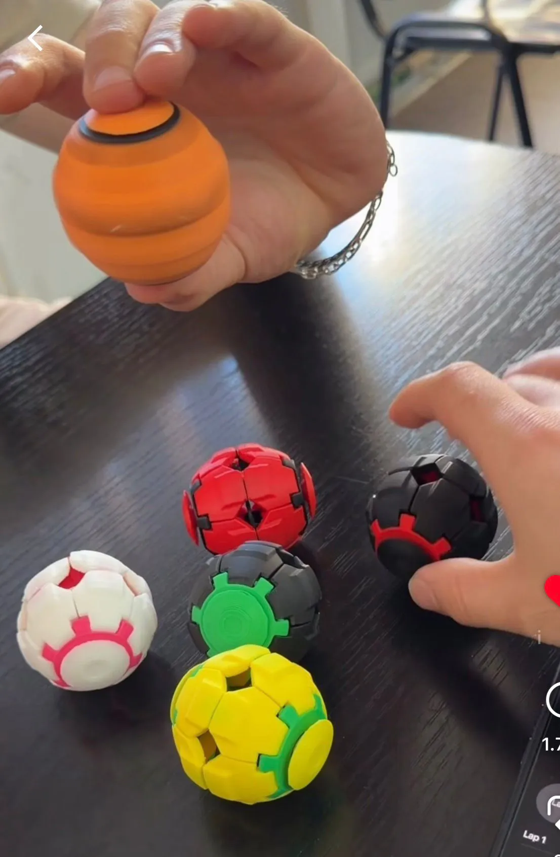 Squspi (fidget, squshy ball and spinner) view 2