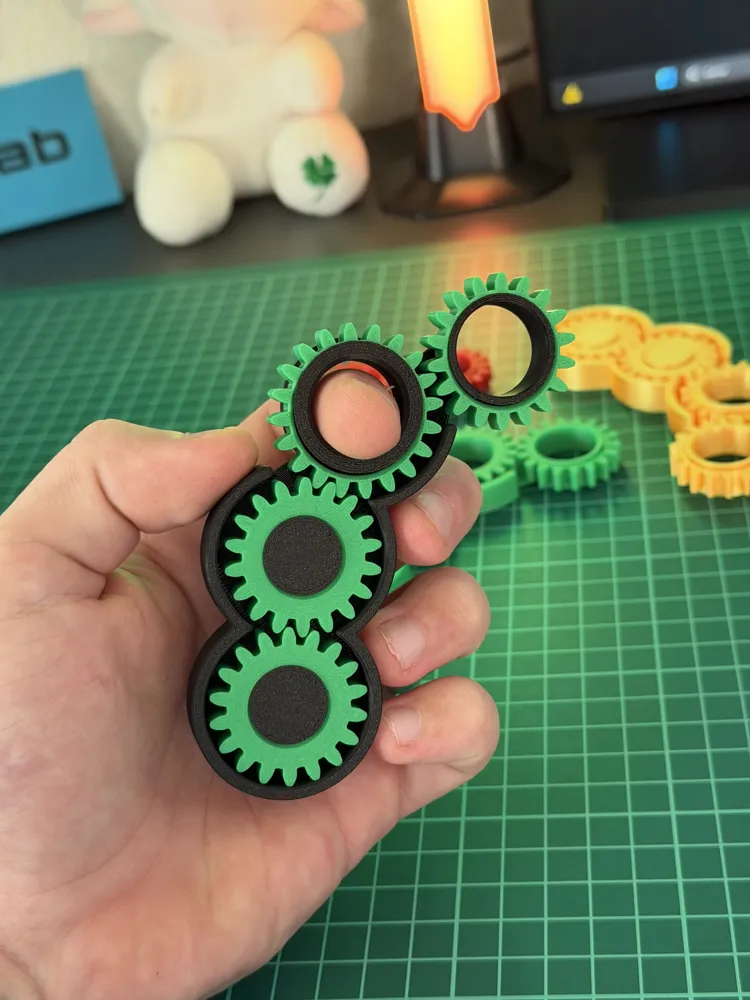 Fidget gear - Print in place - Free 3D Print Model - MakerWorld