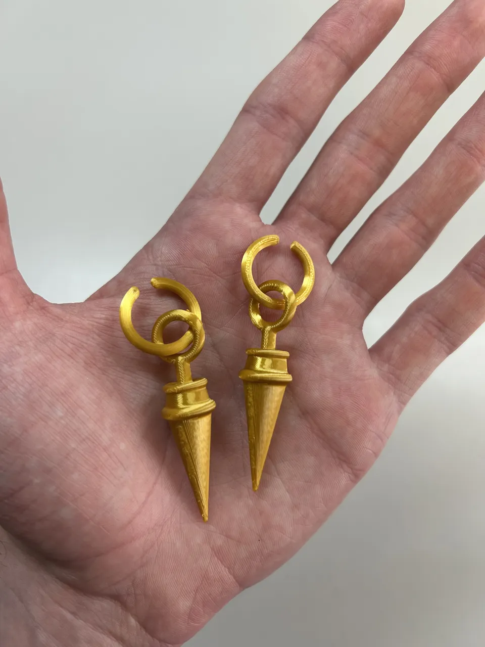 Yor Forger's earrings - Spy x Family view 2
