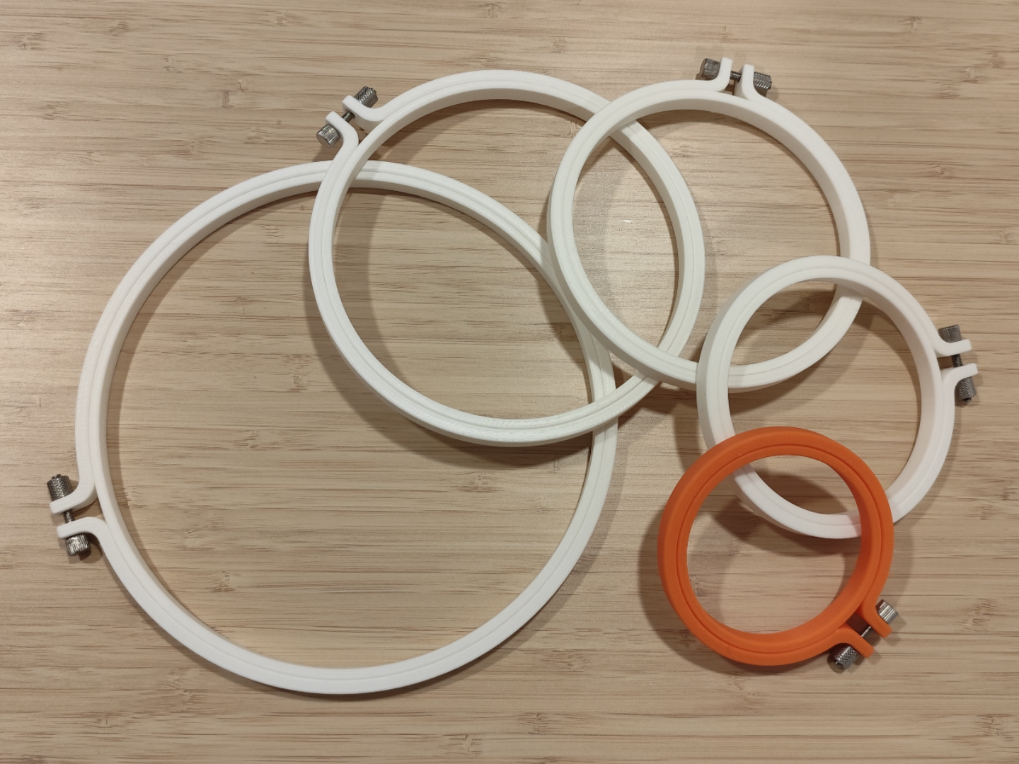 Set of 5 Embroidery Hoops (8,10,12.5,15,20cm)