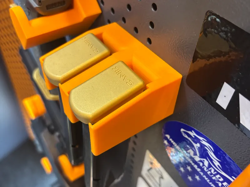 universal magnetic holder for 9mm magazines