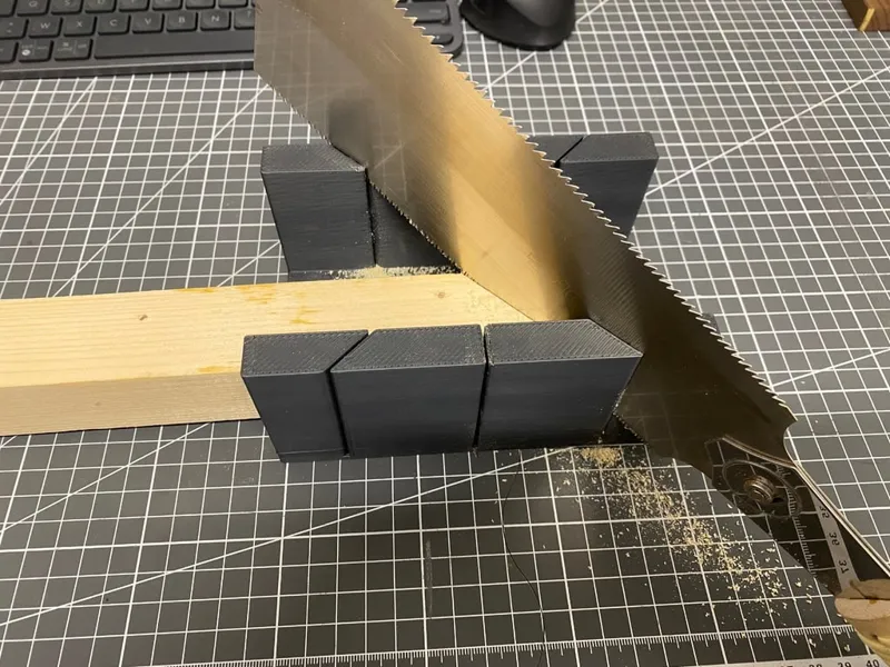 Mitre Box for Japanese Saw 0,7mm