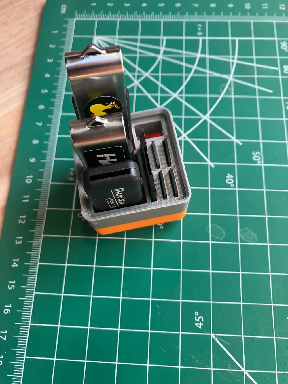 Gridfinity 1x1x4 Hak5 USB Rubber Ducky Holder by heaphopper MakerWorld