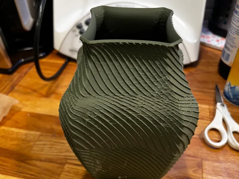 Edge Spiral Vase