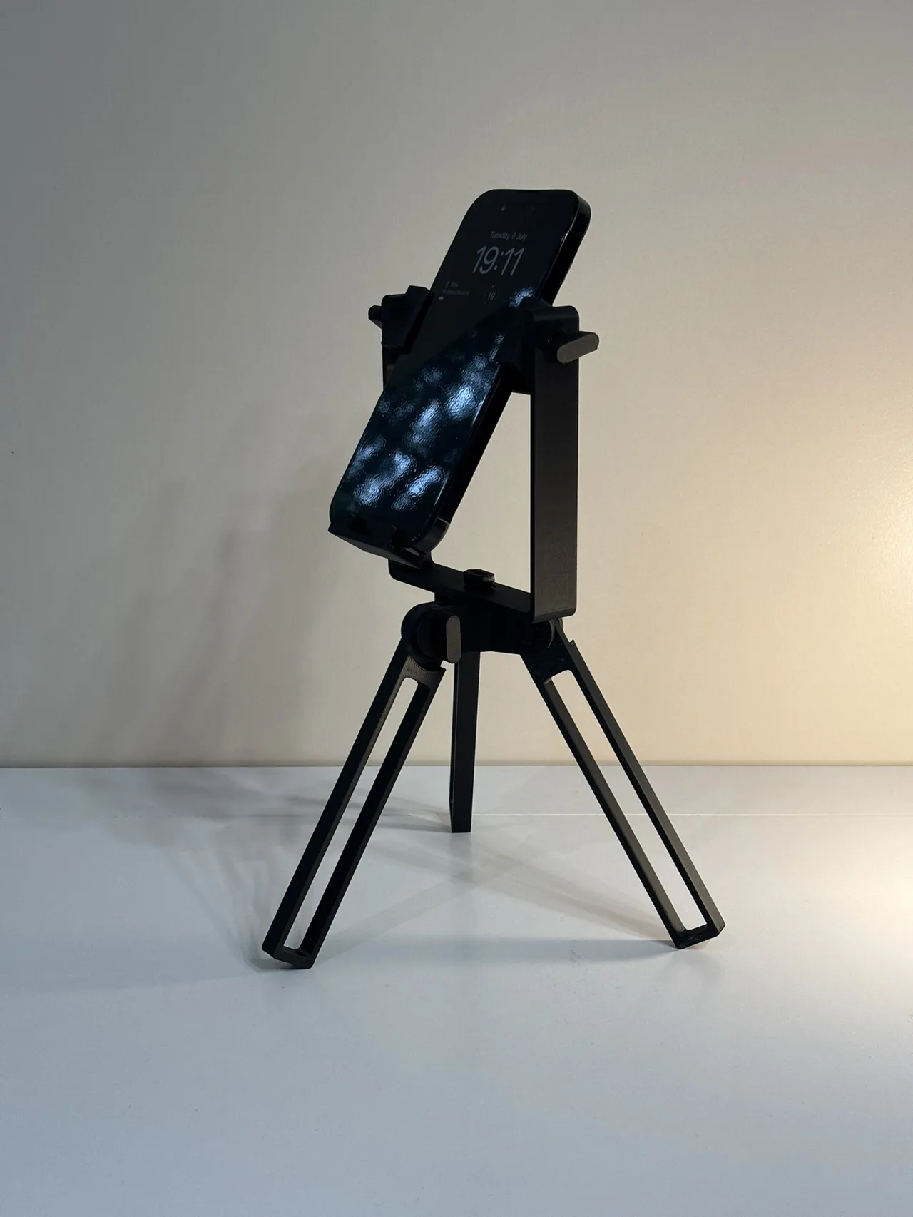 Adjustable Vertical Phone Tripod - Full 3D Printed view 2