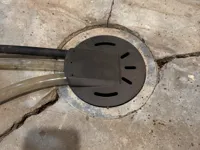 Grille d'évacuation avec entrées de tuyaux — photo 1