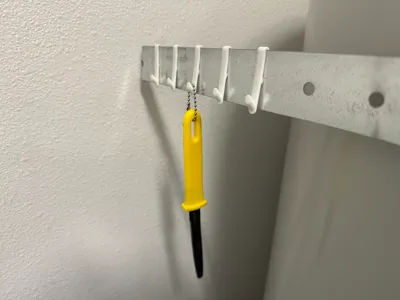 Hook for seismic strap – snaps on