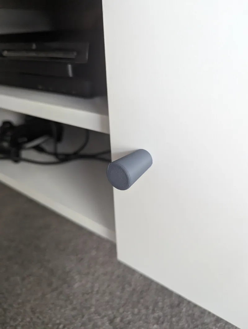 Door handle for M4x19mm bolts