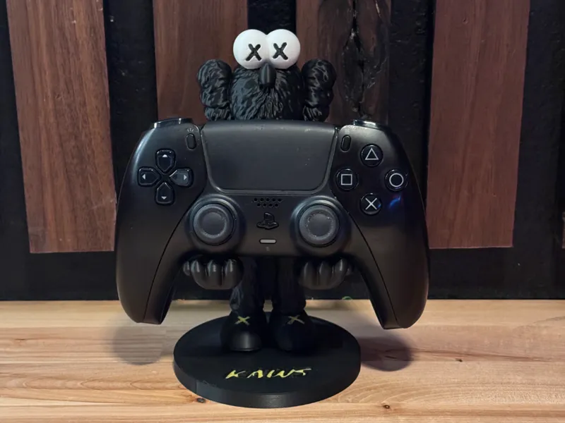 Kaws & Elmo Kaws Contoller stand with bases