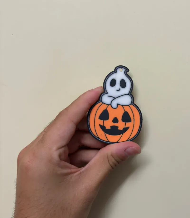 Fantasma Hallowen su zucca