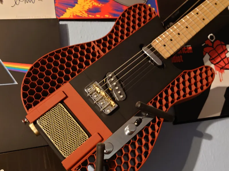 Modular Guitar (Built-in Amp!)